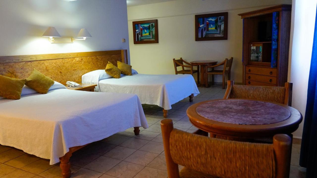 Tropicana Hotel פוארטו ואלארטה מראה חיצוני תמונה
