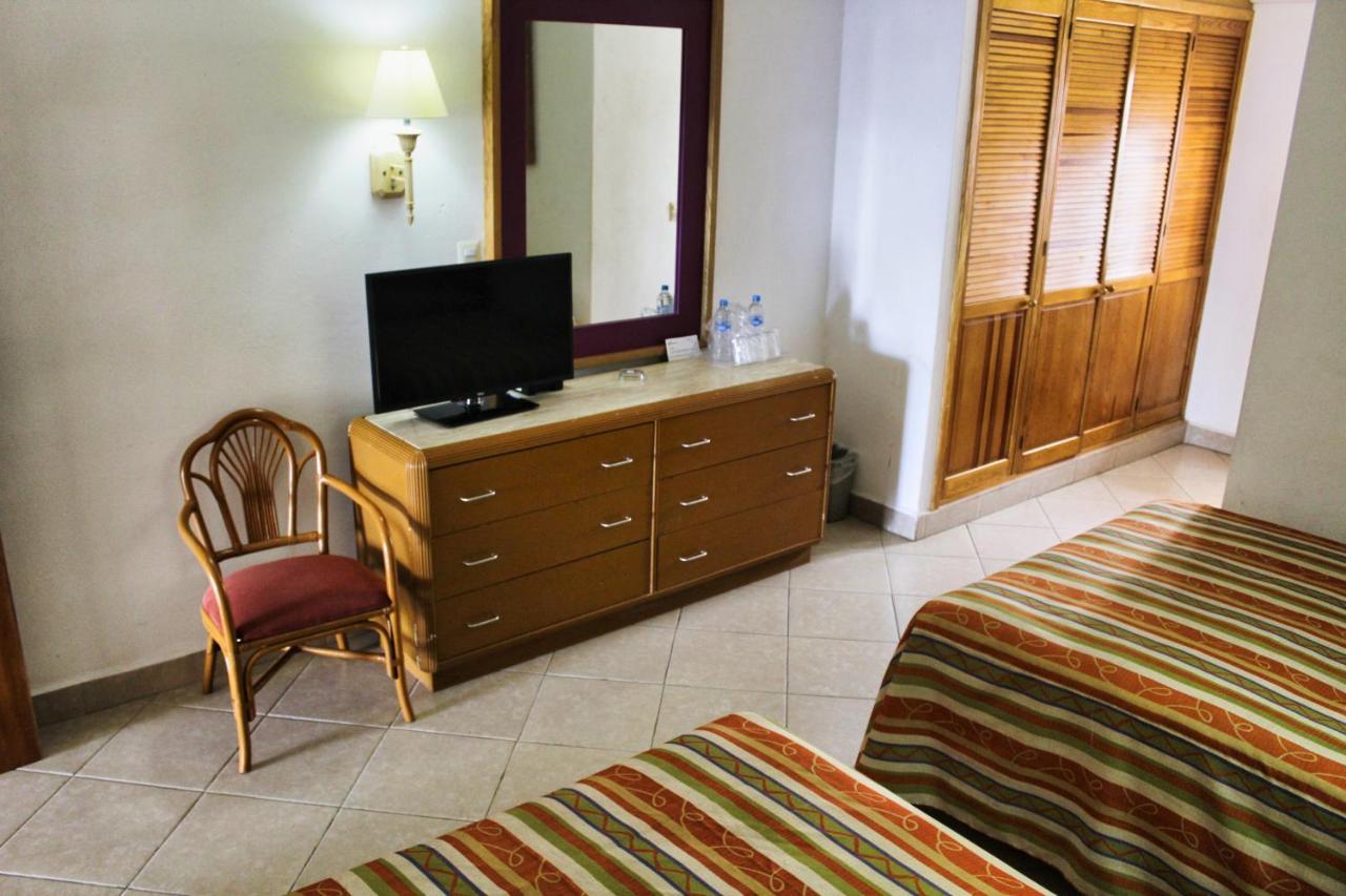 Tropicana Hotel פוארטו ואלארטה מראה חיצוני תמונה
