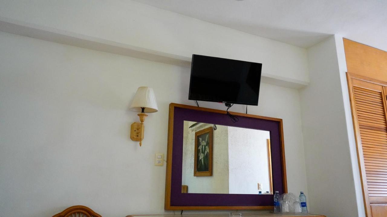 Tropicana Hotel פוארטו ואלארטה מראה חיצוני תמונה