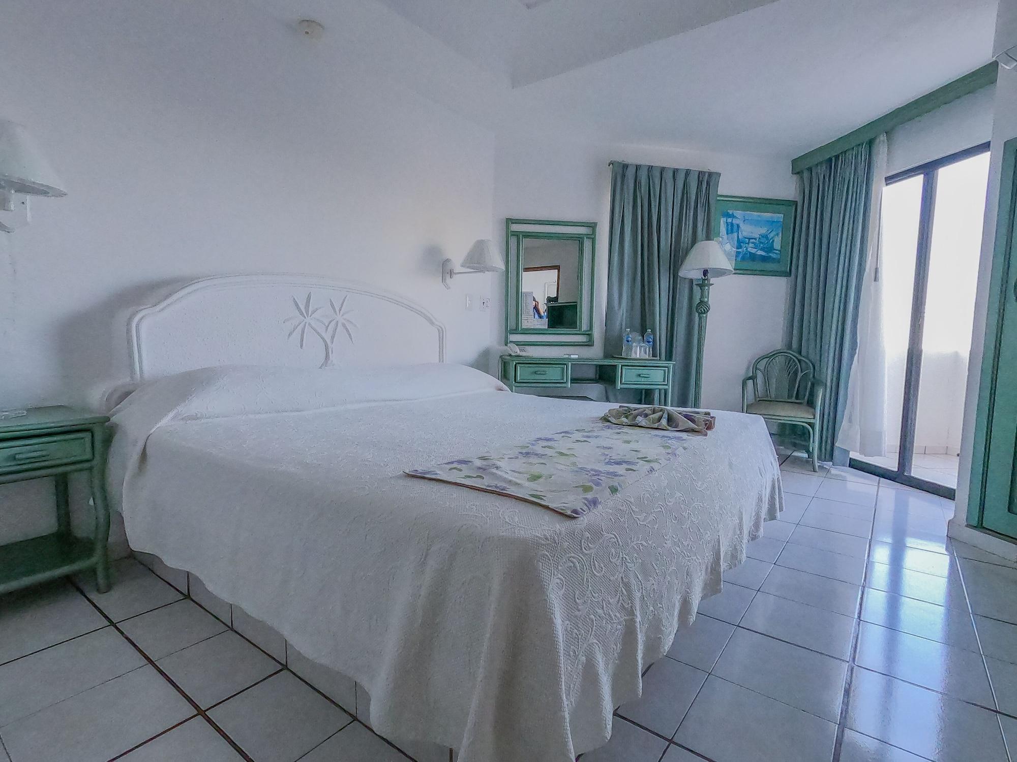 Tropicana Hotel פוארטו ואלארטה מראה חיצוני תמונה