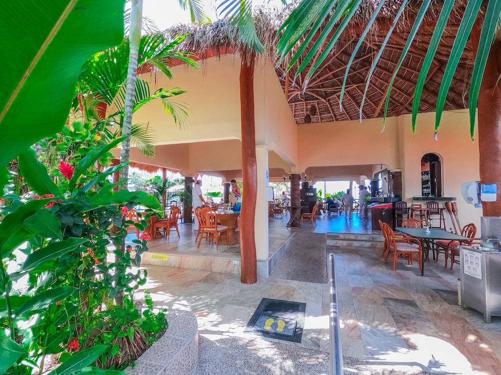 Tropicana Hotel פוארטו ואלארטה מראה חיצוני תמונה